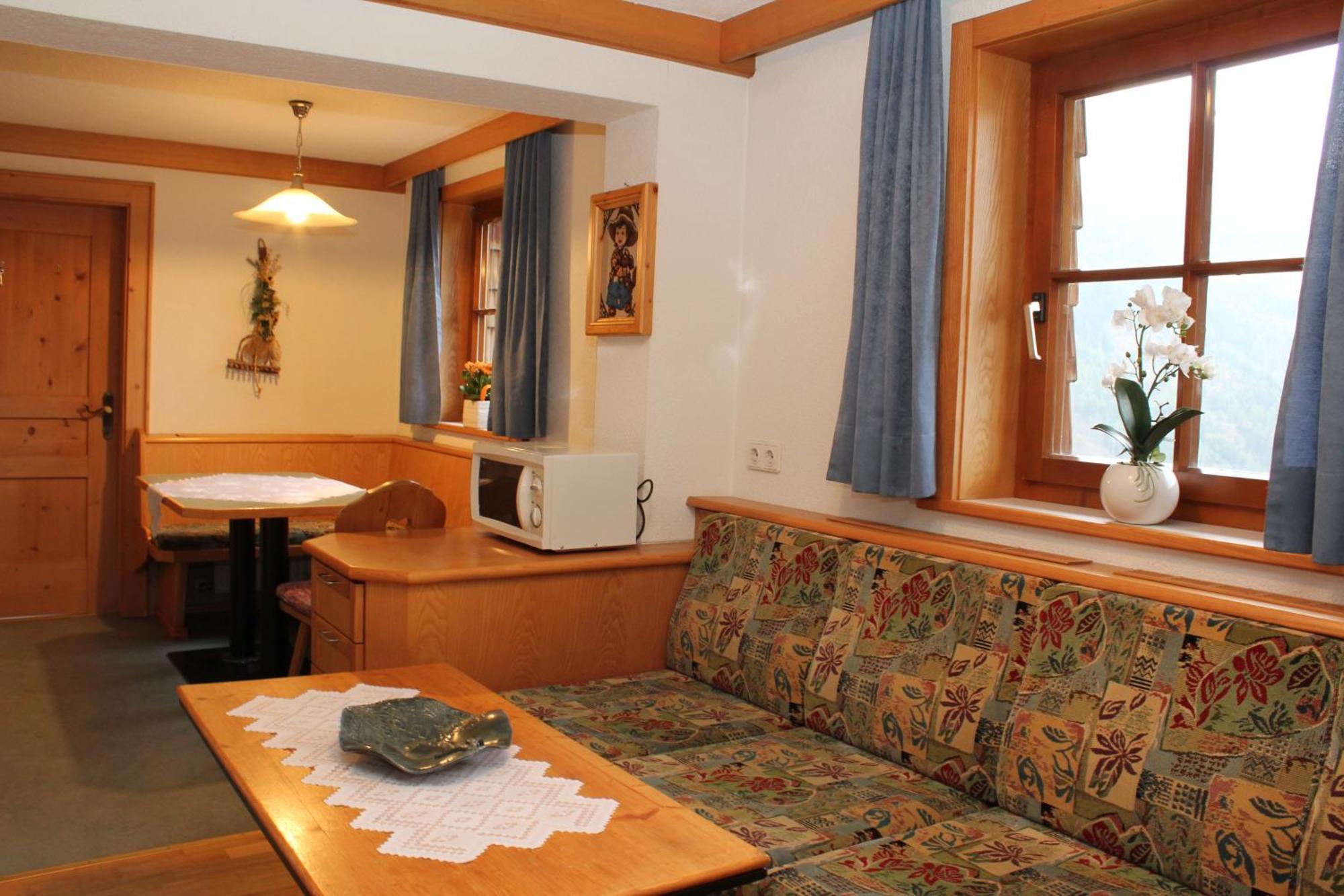 Lampeterhof Apartment มาเทรอี อิน ออสท์ทีโรล ภายนอก รูปภาพ